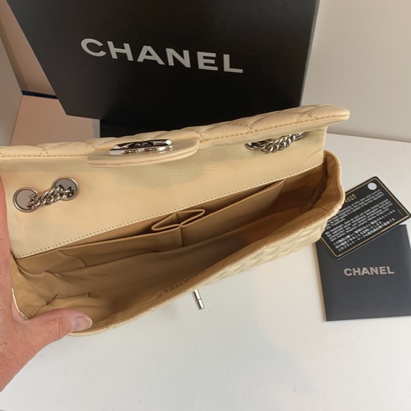 💛CHANEL Butter Yellow Bone Ivory East West Bijoux Silver Chain Quilted Flap Bag - Picture 6 of 16